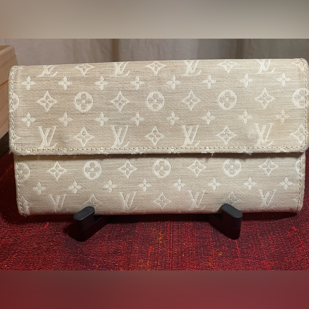 LOUIS VUITTON IVORY MINI LIN WALLET